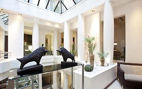 Select Hotel